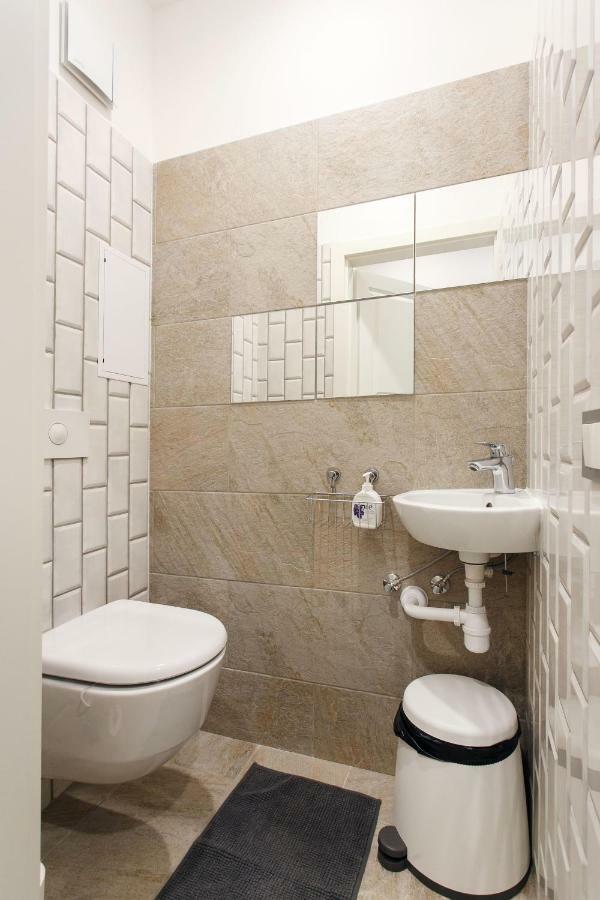 #Stayhere 3Bdr Modern & Stylish Apartment - Heart Of Old Town By Houseys Vilnius Ngoại thất bức ảnh